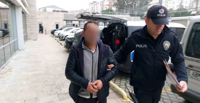 Samsun’da Şarküteriden Peynir Çalan Kişi Gözaltına Alındı