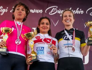 Atakum’da 19 Mayıs Coşkusunu Kadın Pedallar Taşıdı: Türkiye Kupası 4. Etap Samsun’da Koşuldu