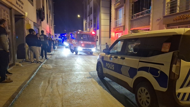 Bafra’da Apartman Dairesinde Yangın: 1’i Çocuk 3 Kişi Dumandan Etkilendi