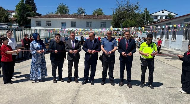 Salıpazarı’nda Avut Ortaokulu Öğrencilerinden Sanat Dolu Yıl Sonu Sergisi