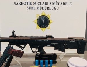 Samsun Atakum’da Ruhsatsız Silah ve Uyuşturucu Operasyonu: 4 Gözaltı