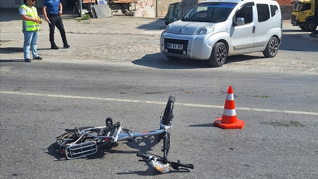 Samsun Bafra’da Hafif Ticari Araç Elektrikli Bisiklete Çarptı: 1 Yaralı