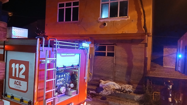 Samsun Canik’te Korkutan Yangın: 65 Yaşındaki Kadın ve Bir İtfaiye Eri Yaralandı