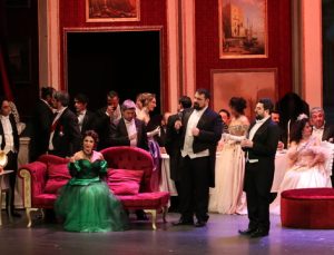 Samsun’da “La Traviata” Operası Kapalı Gişe Sahnelendi