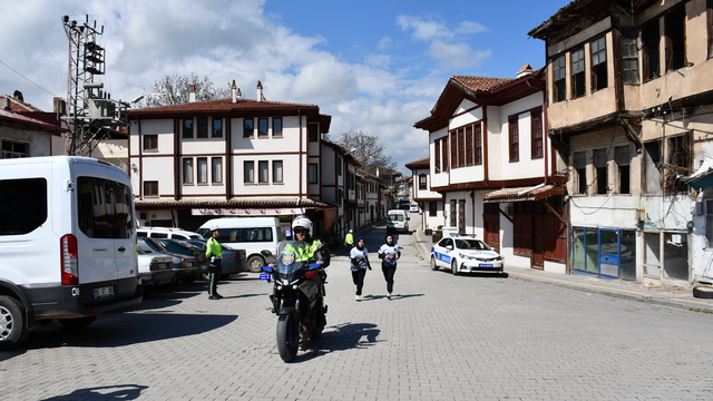 Vezirköprü’de 19 Mayıs Kutlamaları Kros Yarışlarıyla Başladı